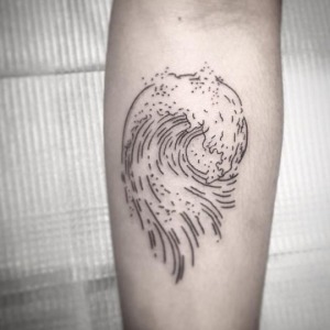 Water wave tattoo done by Yunyi. For all inquires check us out at http://goldenirontattoostudio.com/
